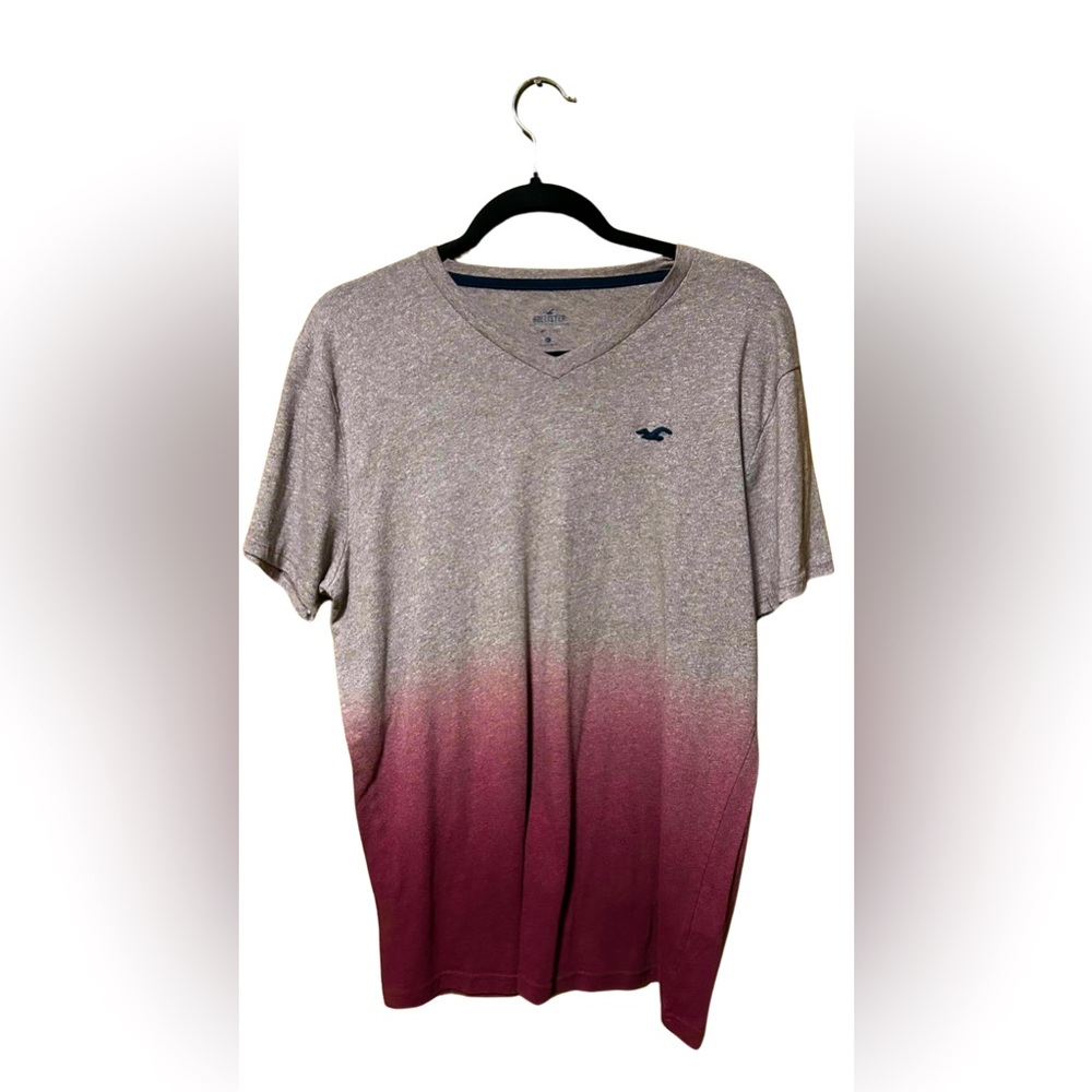 Men's Hollister Ombre Burgundy V-Neck T-Shirt – Size L